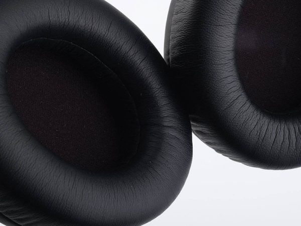 Eco-friendly high-imitation protein leather, imported from Korea with the same formula as protein PU leather, with 20,000 times of high wear resistance and 5 years of hydrolysis resistance, specifically designed for headphones/VR goggles